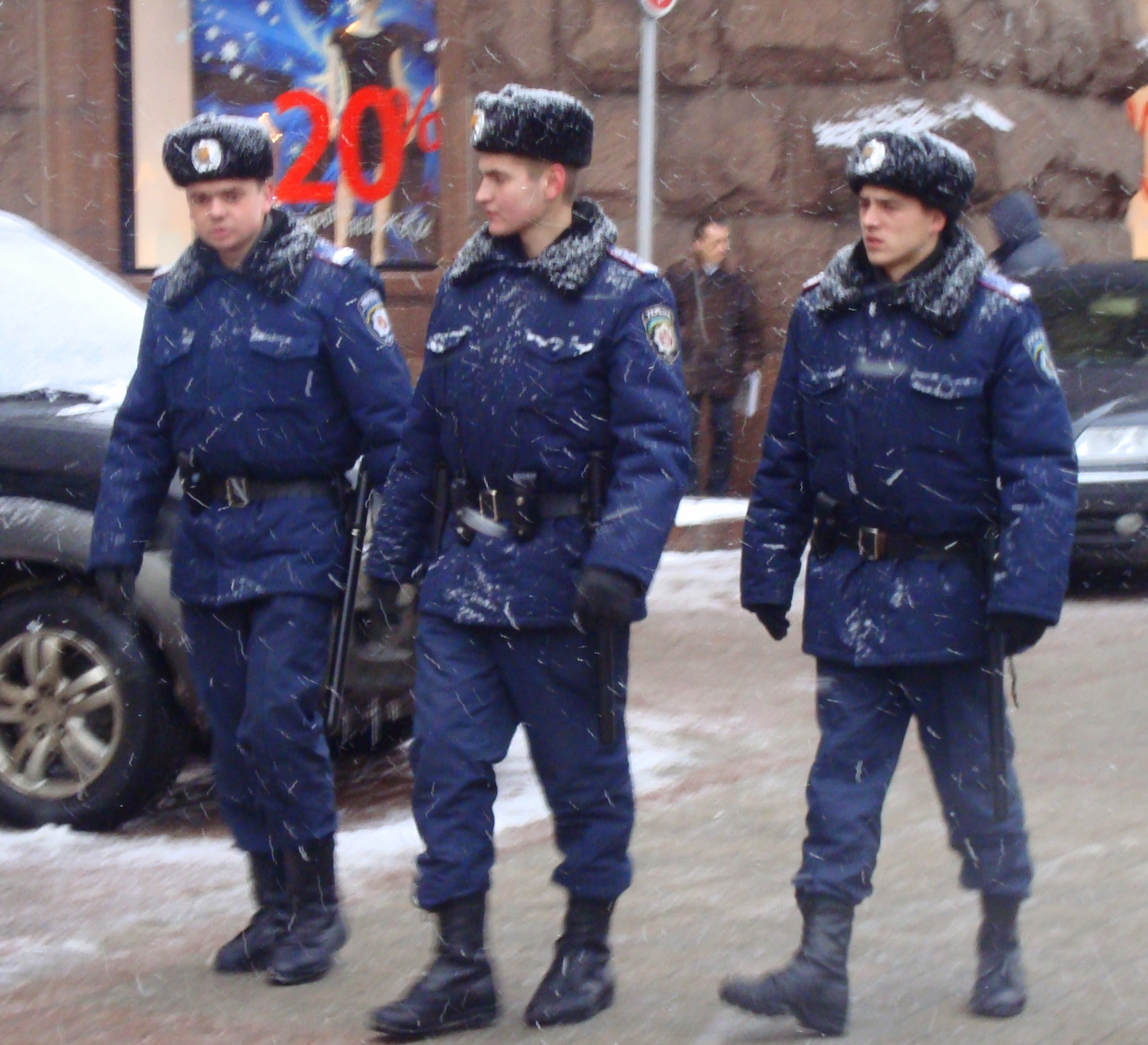 O tânără de 20 de ani din Constanța este cercetată în 9 dosare penale, dar rămâne în libertate