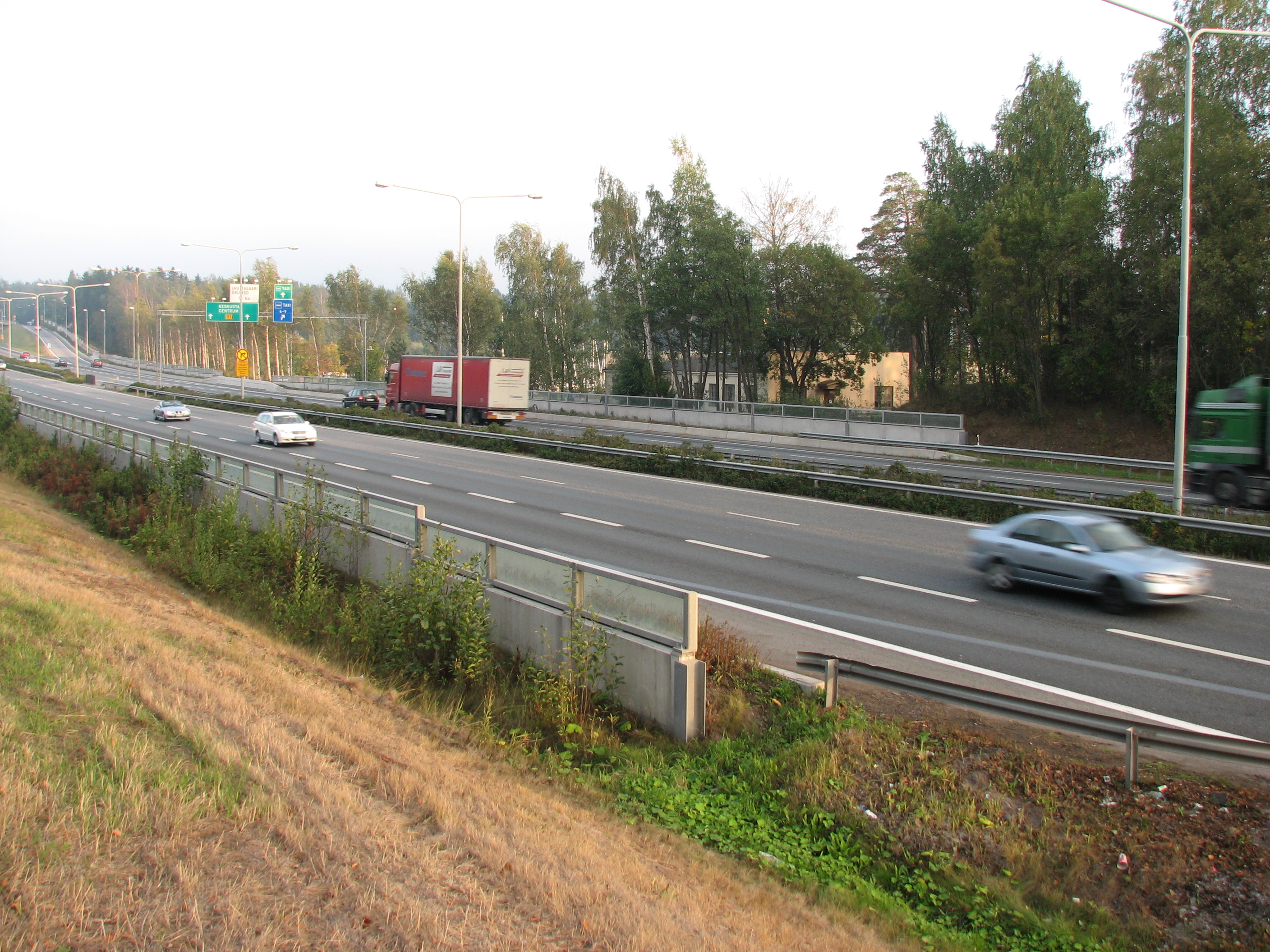 Cum se produc accidentele în lanț pe autostrăzi. Explicația expertului Titi Aur despre neatență și distanță