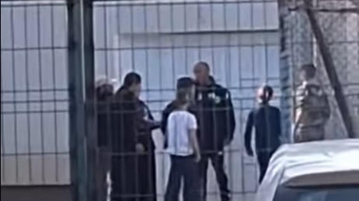 Agresiune la o școală din Timișoara: un profesor de educație fiză a fost atacat de un elev și familia acestuia