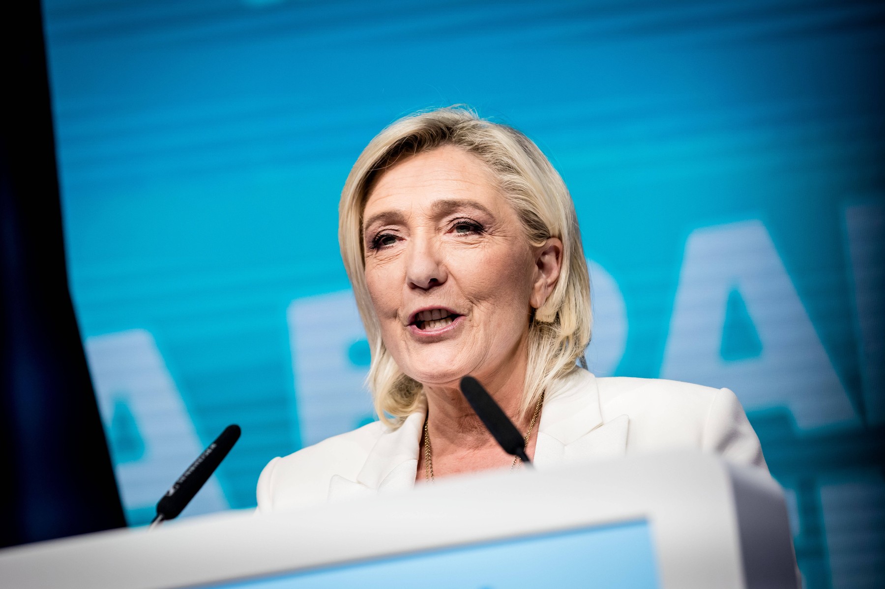 Marine Le Pen propune oprirea ajutorului financiar pentru Ucraina după șase luni de la alegerea prezidențială