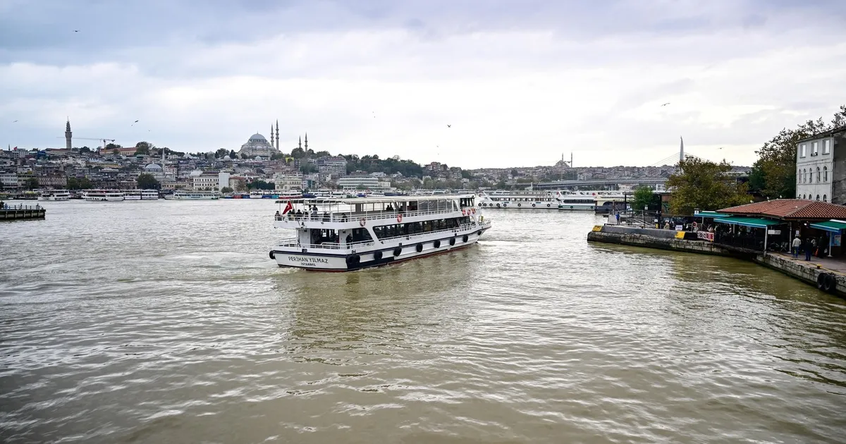 Catastrofă la Istanbul: Cea mai abundentă ploaie din ultimii 84 de ani a provocat victime și evacuări
