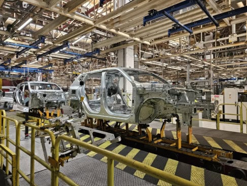 Producția de autoturisme în România a scăzut cu 11% în primele nouă luni ale anului