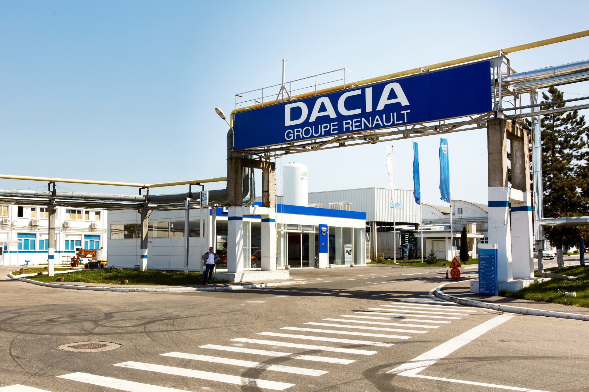 Producția Dacia a scăzut cu aproape 20% în septembrie. Cum afectează cererea scăzută industria auto