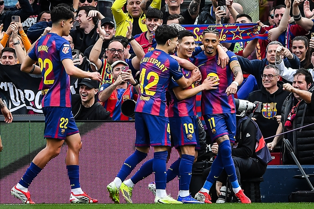 FC Barcelona a dominat partida împotriva lui Racing Santander și a stabilit un nou record în LaLiga