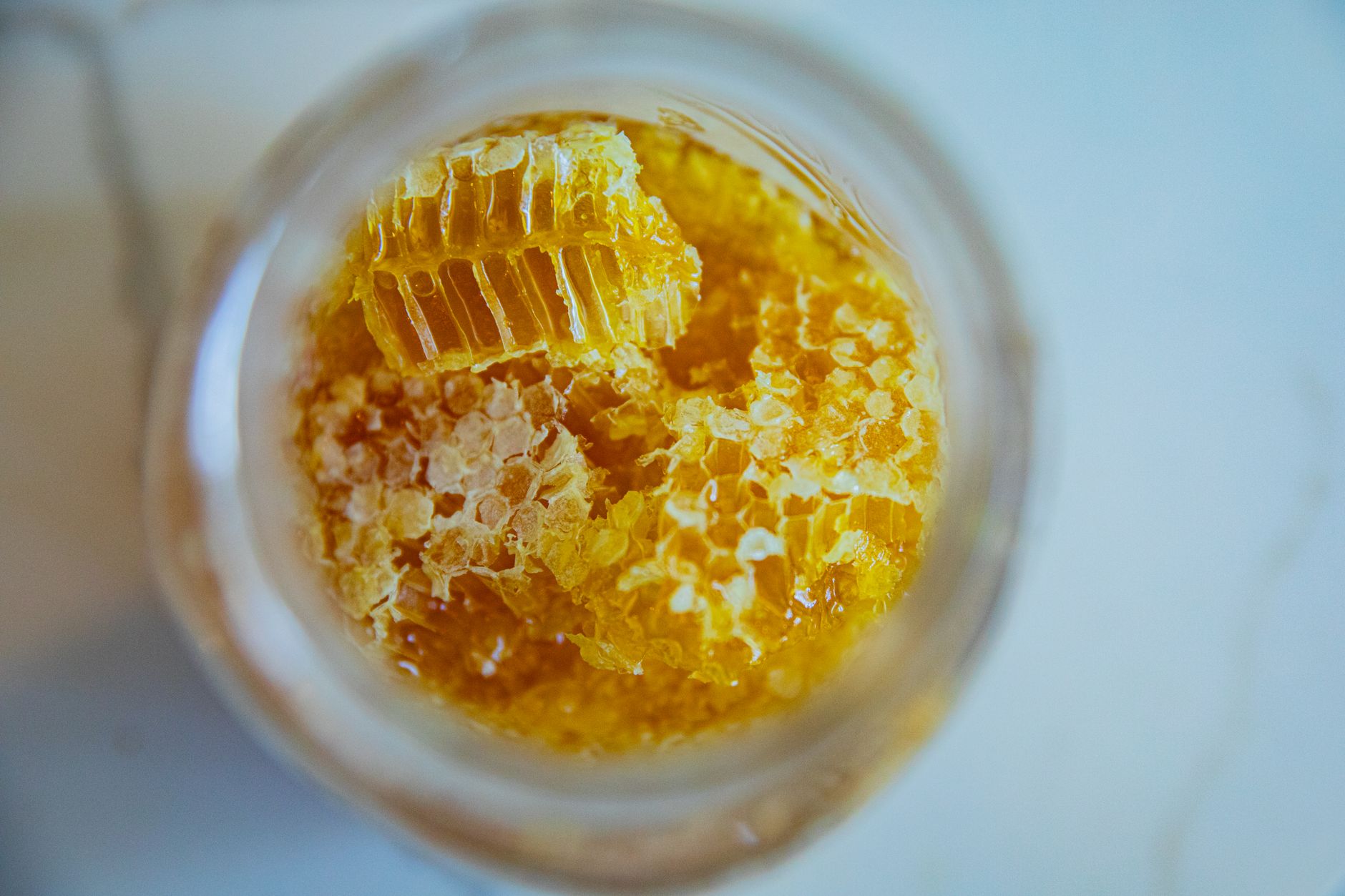 Oferte speciale la produse apicole în octombrie 2026: reduceri la lăptișor de matcă și miere de Manuka