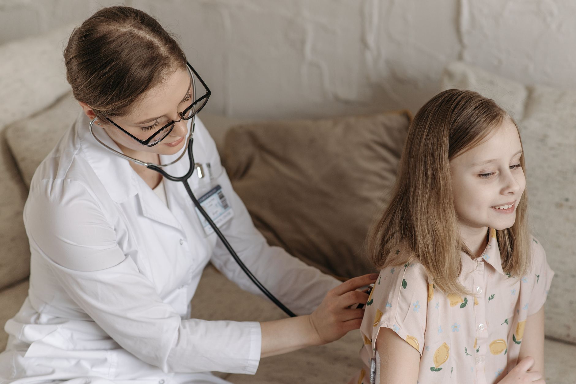 Sfaturile medicului Elena Tudorache pentru părinți: Importanța instinctului și a evaluării timpurii în psihiatria pediatrică