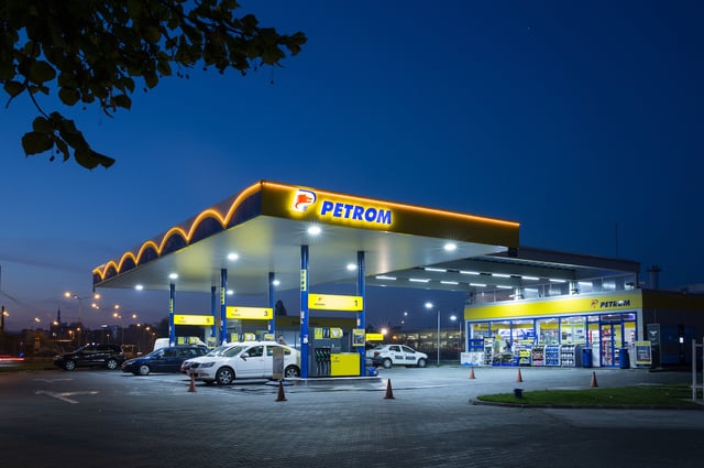 Prețul benzinei scade pentru prima dată în ultimele două luni în stațiile principalelor distribuitori