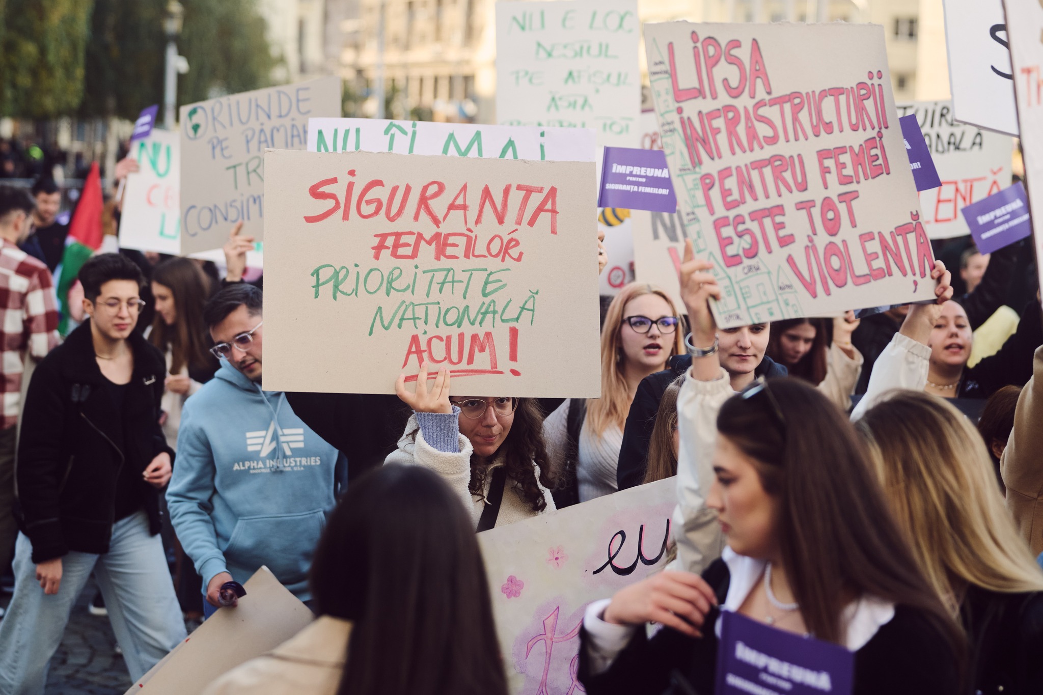 Marșul „Împreună pentru Siguranța Femeilor” are loc sâmbătă în București și în alte nouă orașe