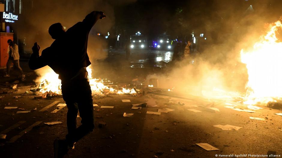 Proteste violente în Tirana: Studenții cer demisia premierului Edi Rama