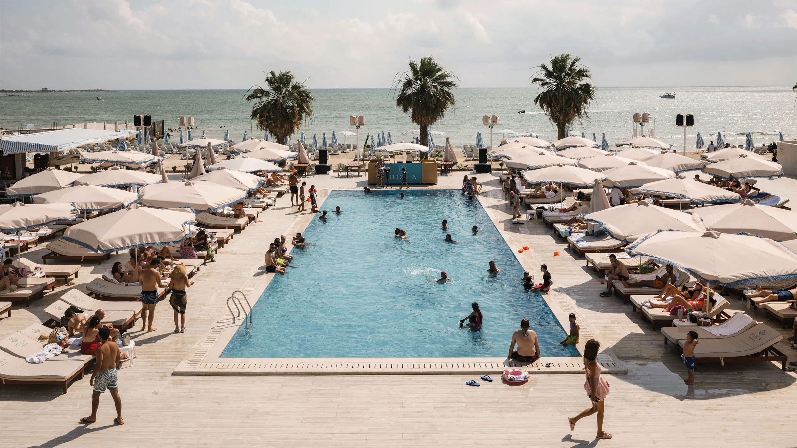 Siria încearcă să atragă turiștii pe coasta Mediteranei prin hoteluri de lux și beach cluburi