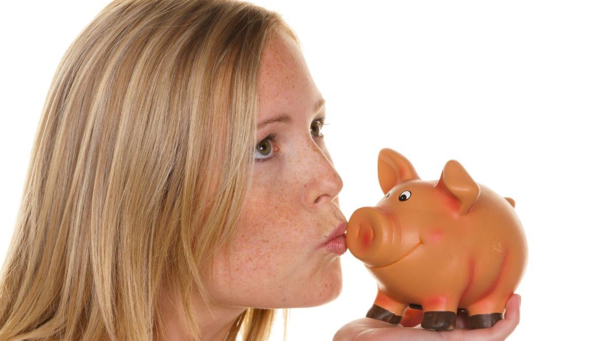 Cum poți economisi bani: 3 obiceiuri ale generațiilor născute înainte de anii '90