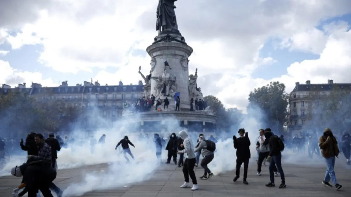 Proteste masive în Franța: ciocniri violente între manifestanți și poliție în Paris și Marsilia
