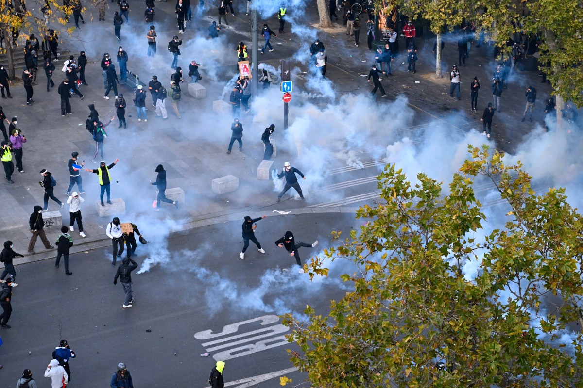 Violențe și arestări în Franța și Belgia în urma unor manifestații masive de protest