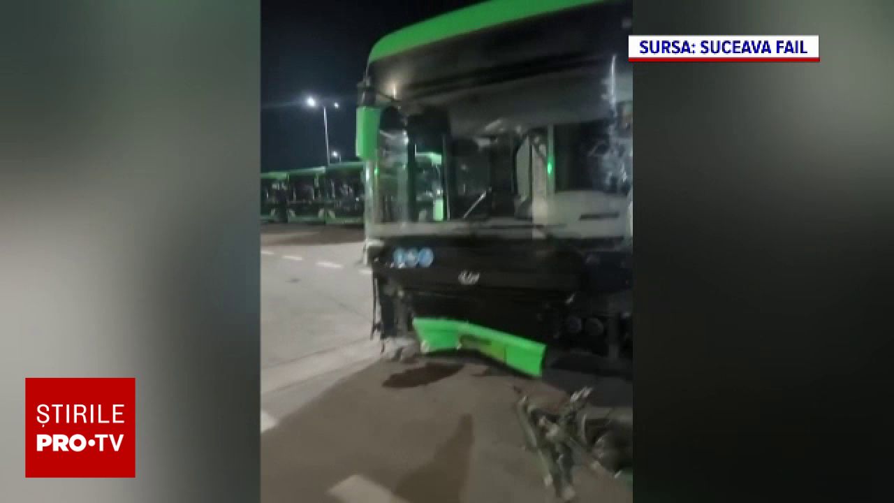 Șofer de autobuz beat provocă distrugeri masive în Suceava: a izbit mașini și a dărâmat un stâlp
