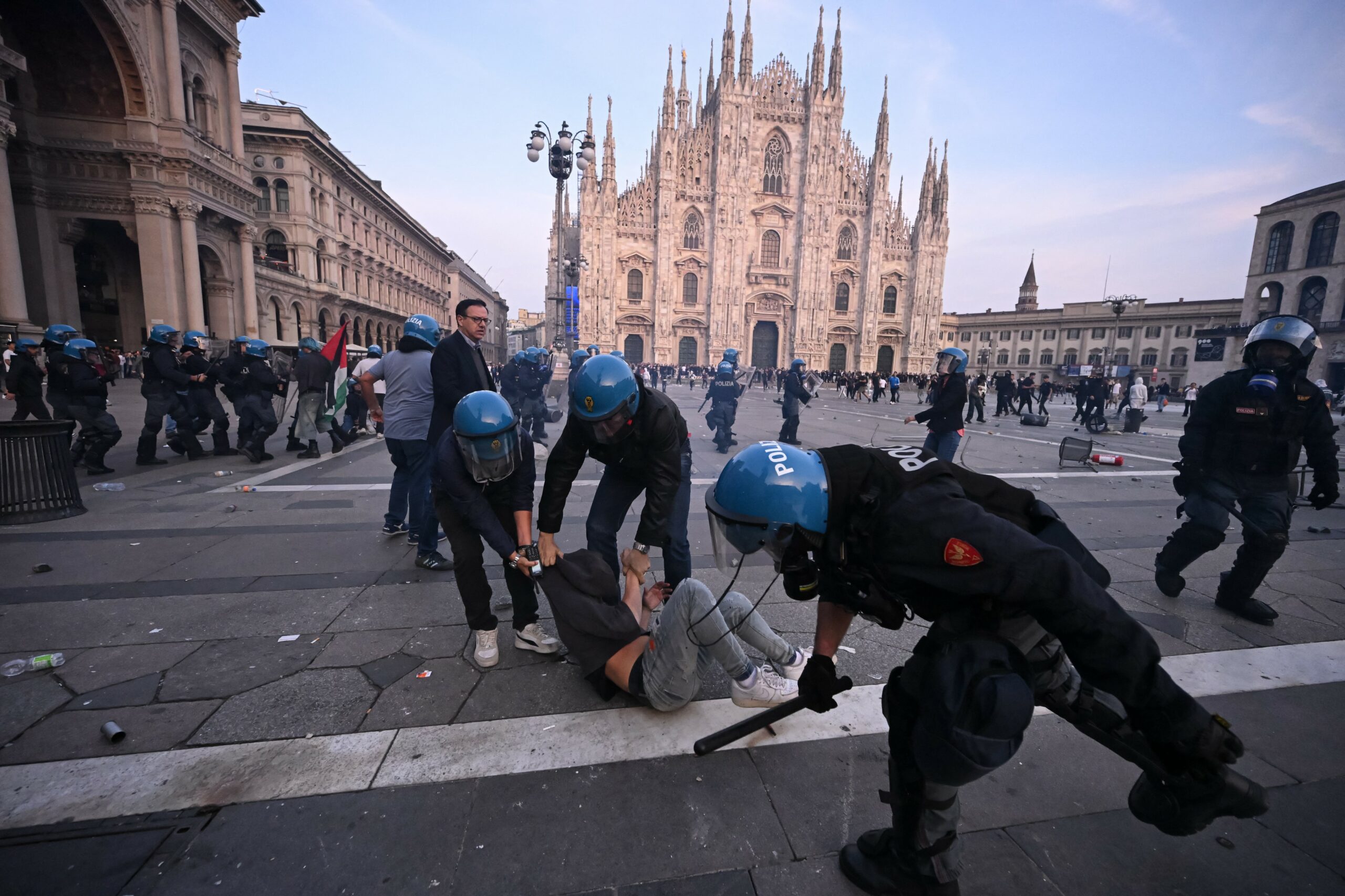 Proteste masive în Italia: Sute de mii de oameni au ieșit în stradă pentru salarii și pensii mai mari
