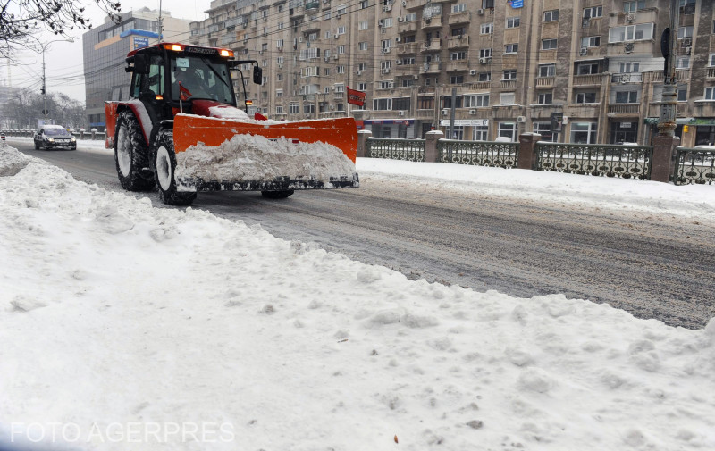 Condiții de iarnă pe drumurile montane Transfăgărășan și Transalpina din cauza ninsorilor abundente