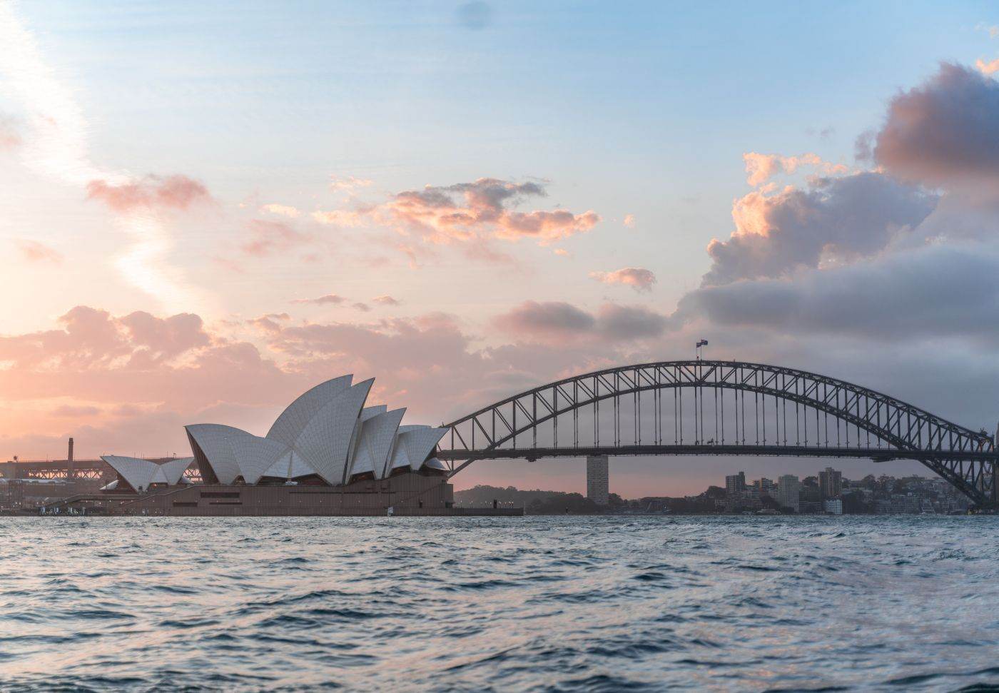 Australia înăsprește regulile pentru imigrație: se vor limita accesul studenților străini și al tinerilor