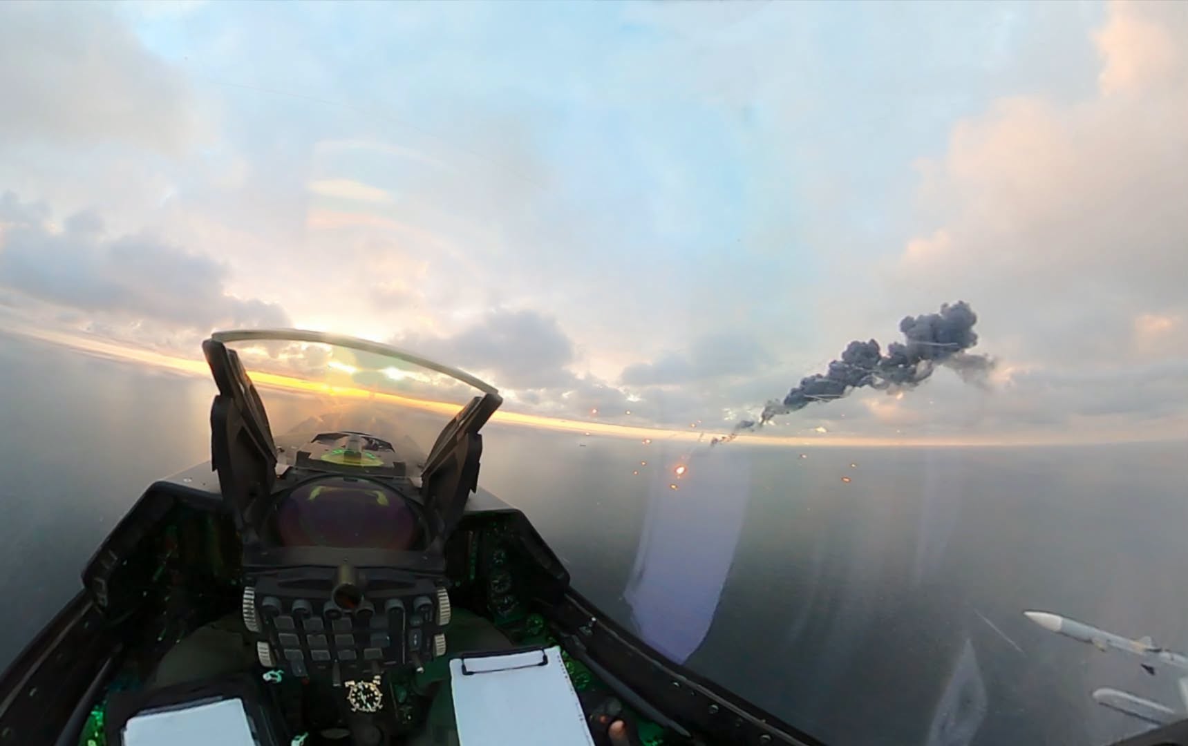 Armata României a publicat imagini cu avioanele F-16 în timpul misiunii de neutralizare a dronelor deasupra Mării Negre