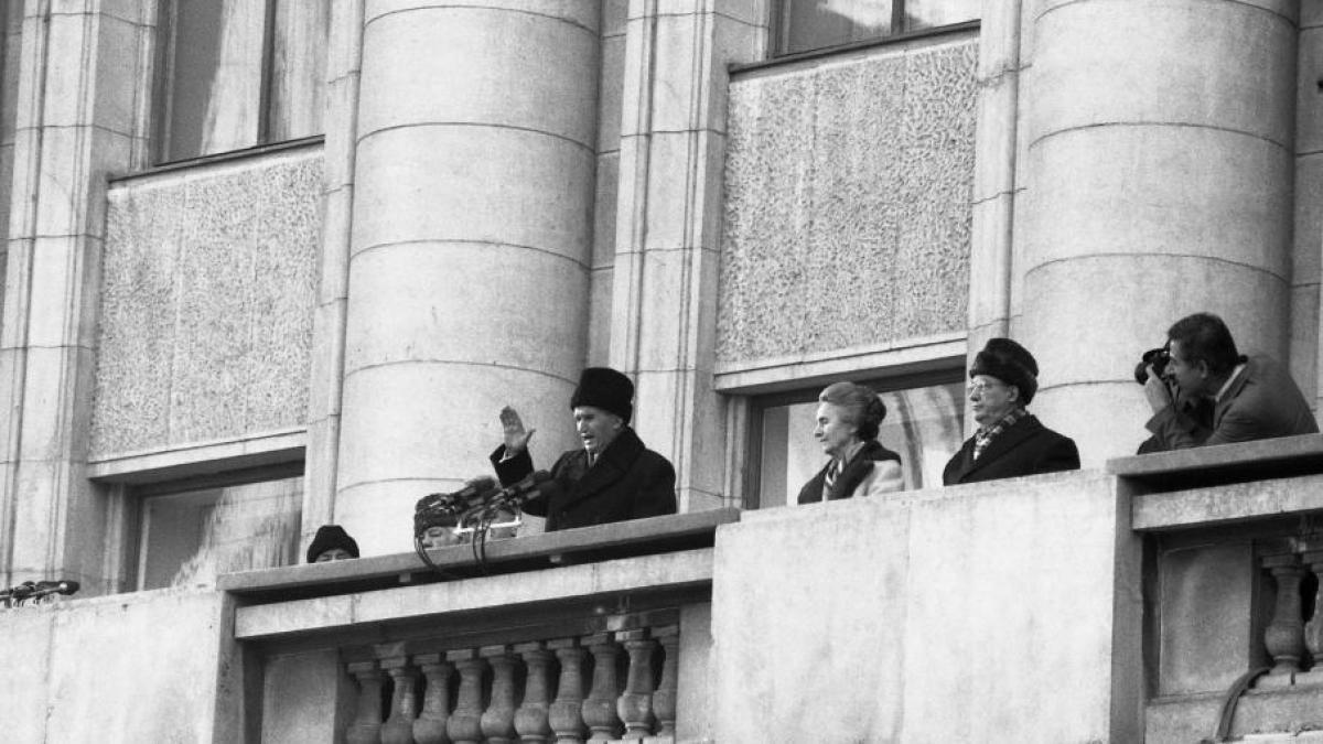 Petre Roman descrie momentul fugii lui Nicolae Ceaușescu: „Eram la 50 de metri de el și s-a speriat”