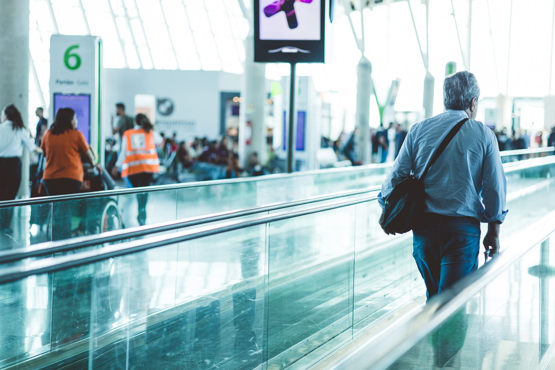 Alertă de securitate pe aeroporturile din Germania și Lituania: gard străpuns și obiecte zburătoare misterioase