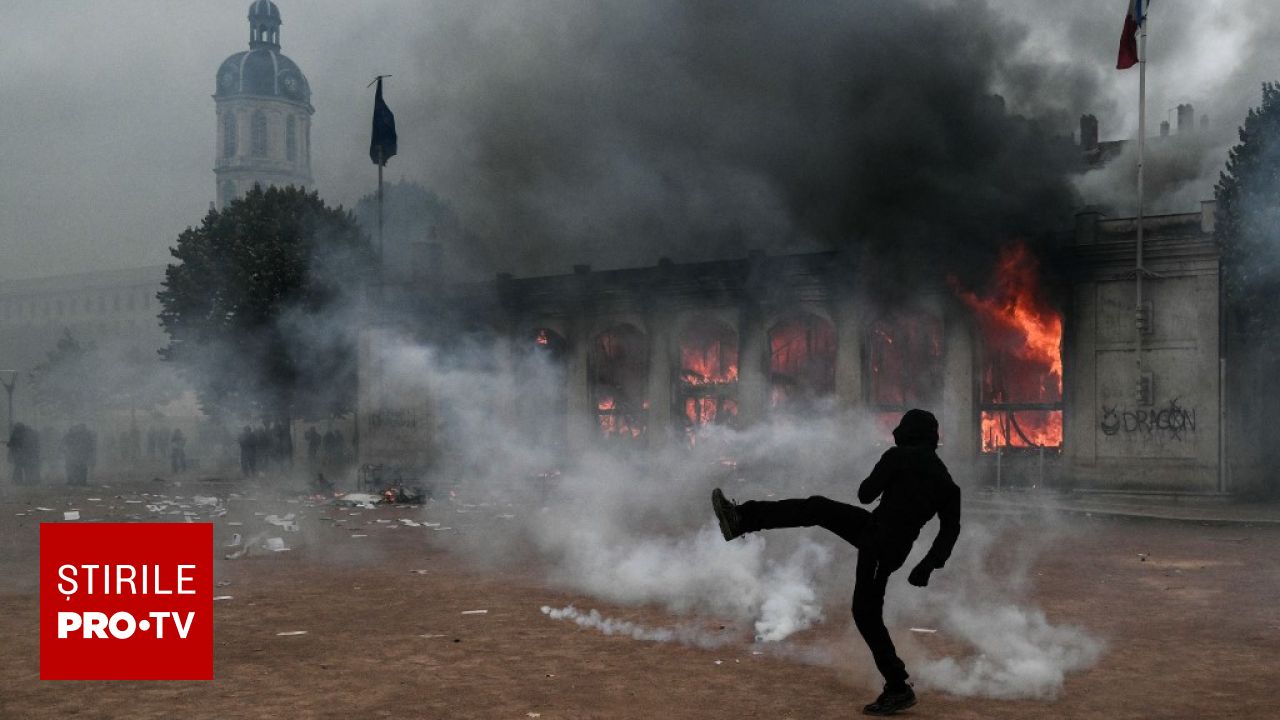 Bilanț îngrozitor după protestele din Franța: peste 500 de polițiști răniți și mii de pagube materiale