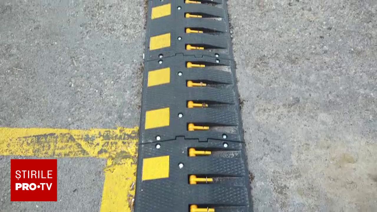 Primăria din Baia Mare a fost amendată pentru instalarea ilegală a unui limitator de viteză cu țepi