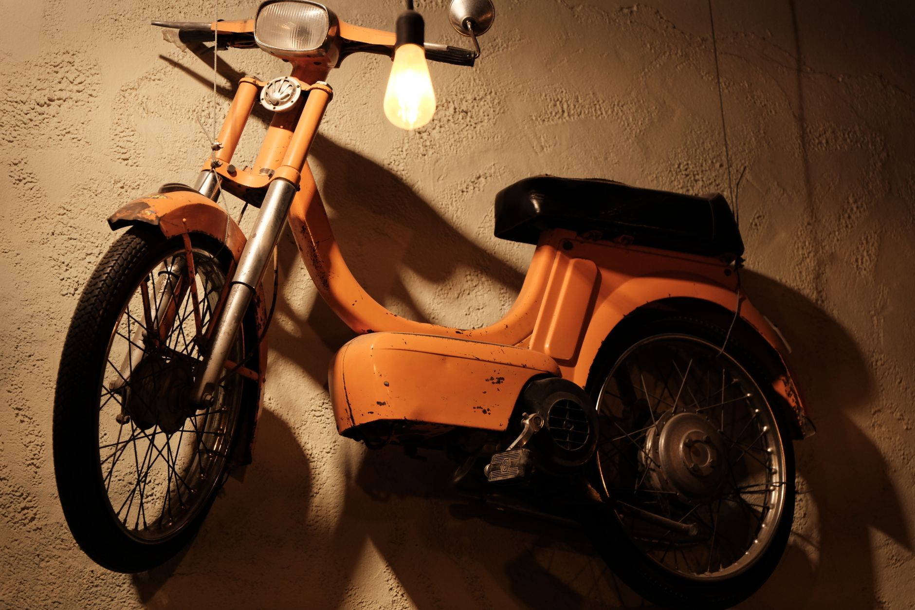 Mopedul electric Elmo: vehiculul românesc din anii ’70 care a atras atenția BBC