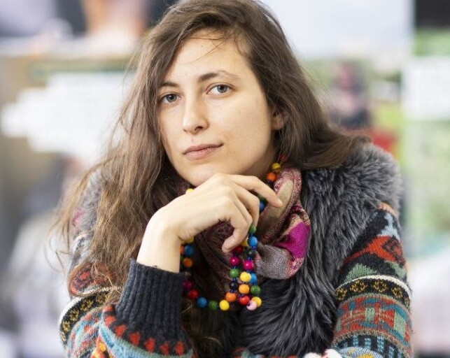 Artistă rusă descrie două ani de tortură și înfometare în închisorile lui Putin după protestul de la supermarket