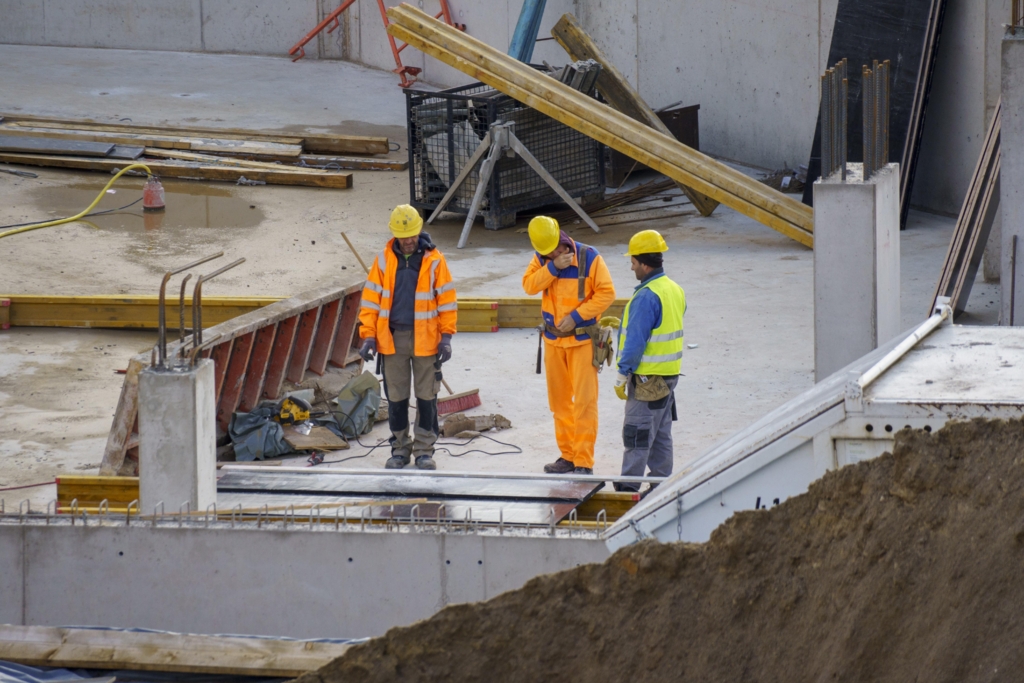 Spania se confruntă cu un deficit masiv de forță de muncă în construcții: sunt necesari 700.000 de angajați