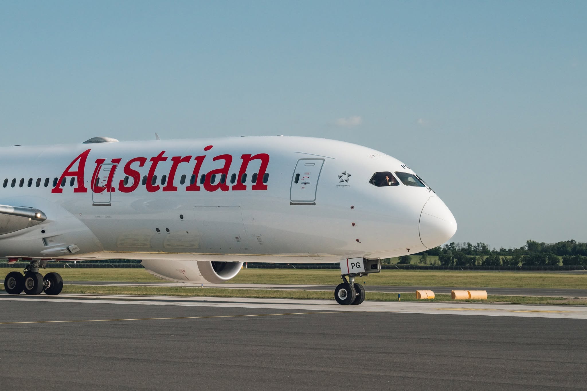 Un avion Austrian Airlines a fost nevoit să aterizeze de urgență în Sofia după o amenințare cu bombă