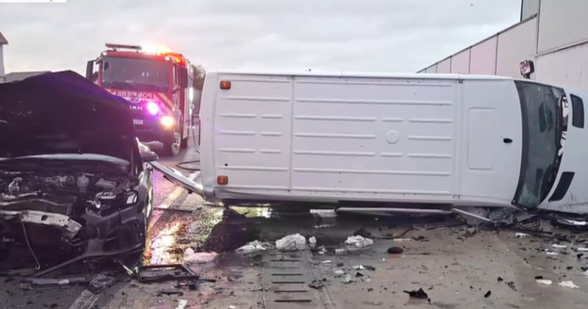 Accident grav pe DN 22 în Constanța: 8 persoane rănite în urma coliziunii dintre un microbuz și un autoturism