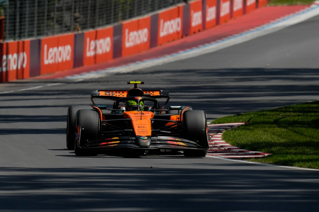 McLaren scoate la vânzare monoposturi iconice, inclusiv mașina pilotată de Brad Pitt