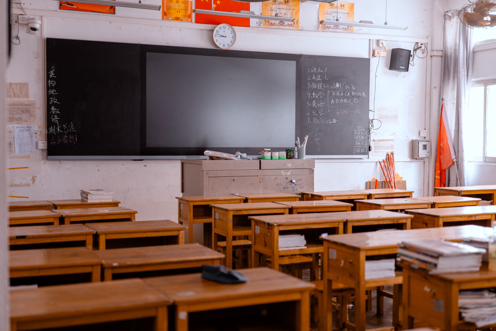 Elev de 13 ani care a atacat o profesoară și un coleg cu un cuțit și-a anunțat intențiile pe TikTok