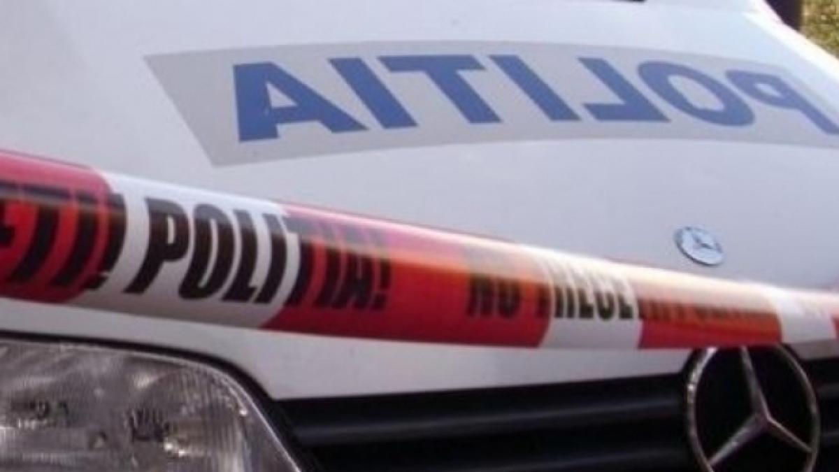 Accident grav în Tunari: Un camion care circula pe contrasens a lovit o autospecială de salubritate