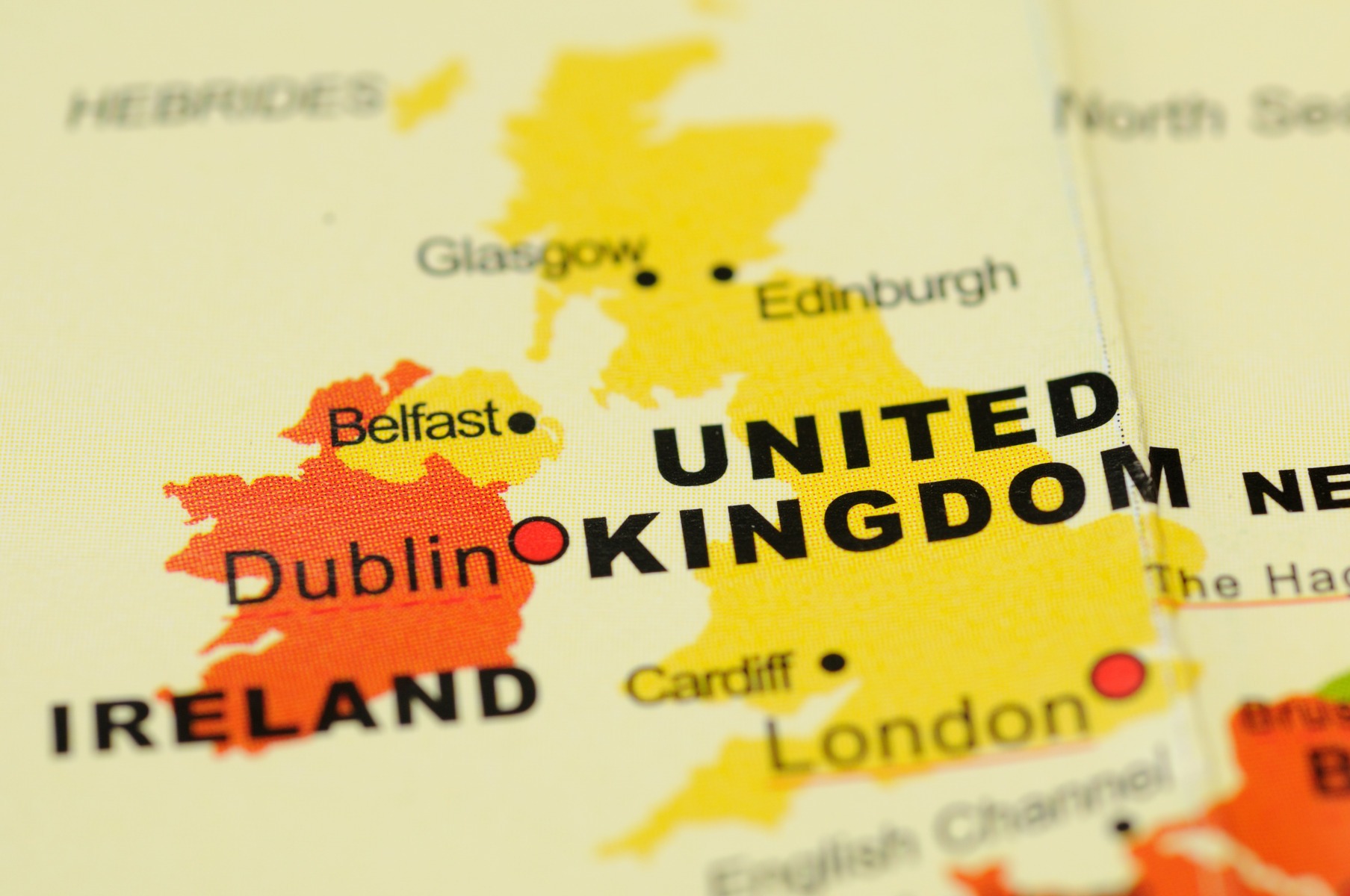 Amenințări cu bomba au forțat evacuarea a 160 de școli din Irlanda de Nord