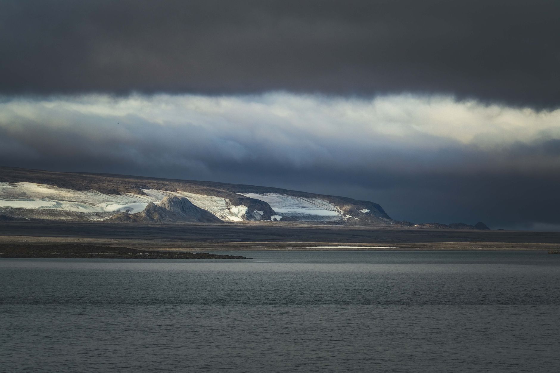 Contaminarea apei potabile în Longyearbyen: încălzirea globală afectează sursele de apă din Norvegia