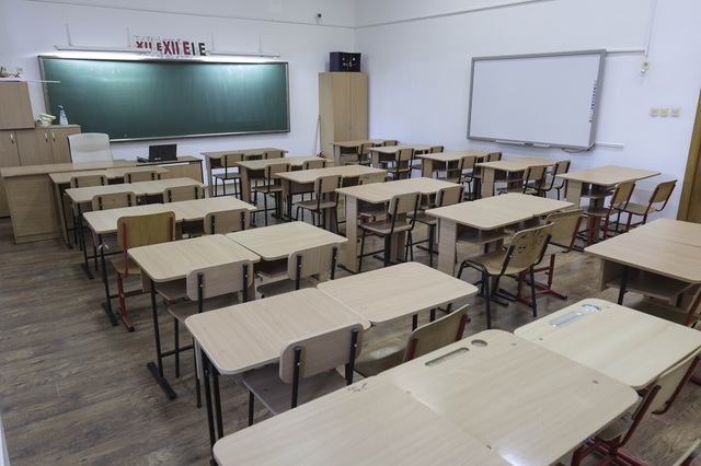 Problema fondului clasei persistă la începutul anului școlar, în ciuda gratuității învățământului de stat
