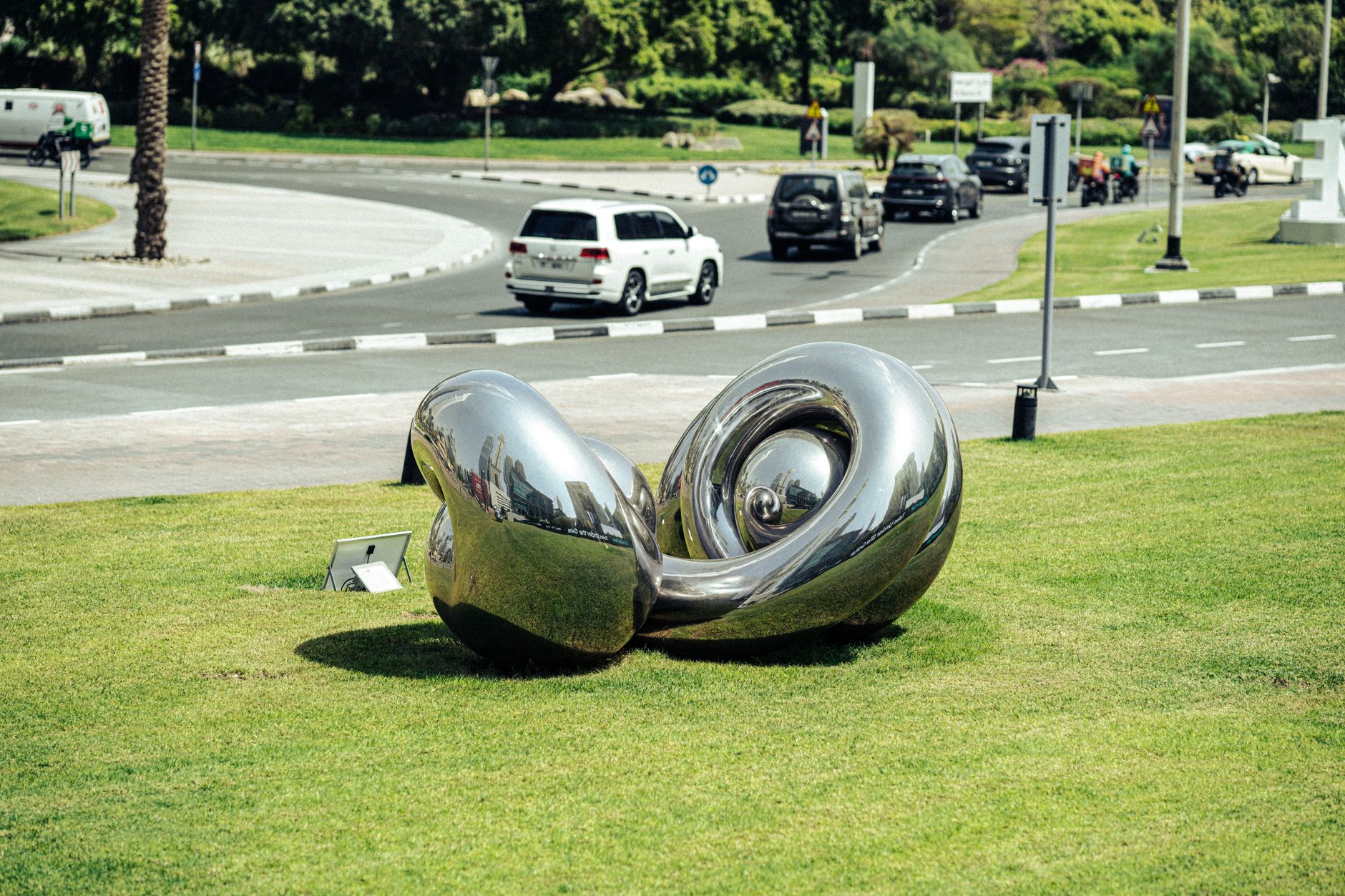 Expoziție gratuită de sculptură contemporană în București: a fost lansat One Sculpture Park