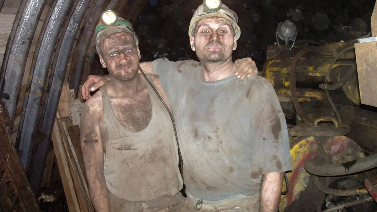 Protest în subteranul Minei Vulcan: 16 mineri refuză să lucreze din cauza salariilor