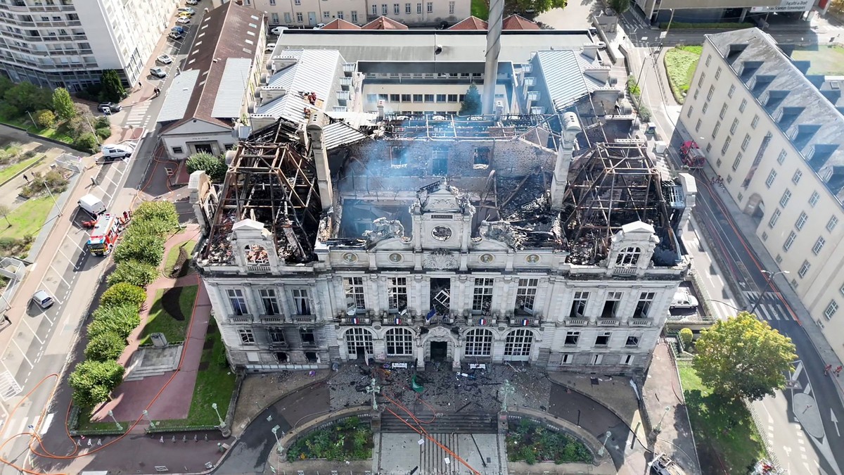 Un suspect de pe lista S a fost arestat pentru incendierea primăriei din Limoges