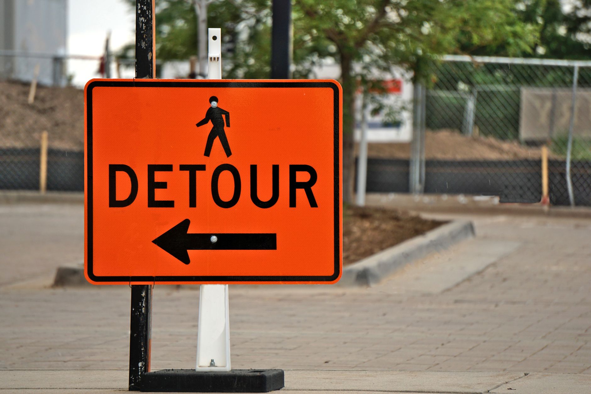 Restricții de trafic pe un bulevard din București după o surpare a carosabilului