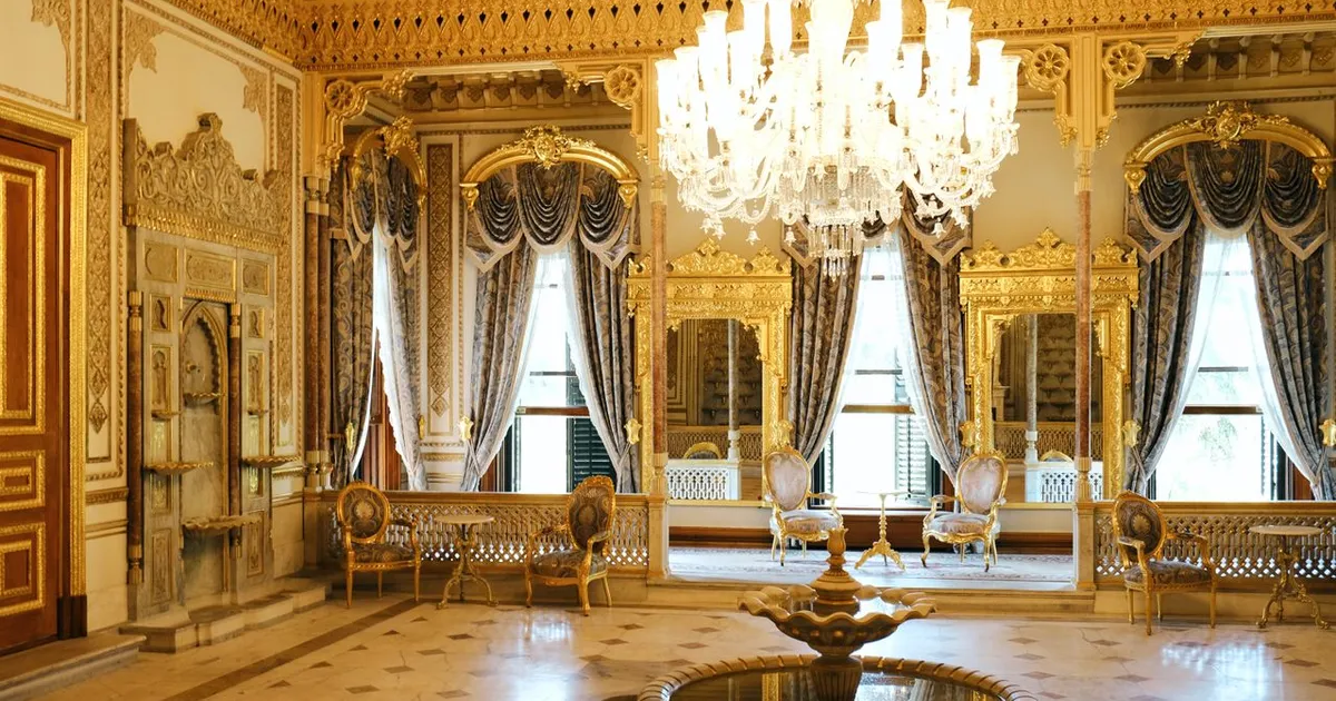 Jaf spectaculos la un palat regal din Italia: au fost furate 26 de ceasuri de colecție