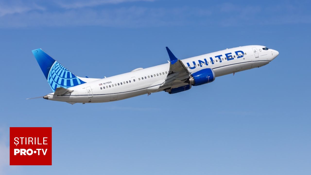 Alertă la bordul unui avion United Airlines: o pasageră a rămas blocată în toaletă