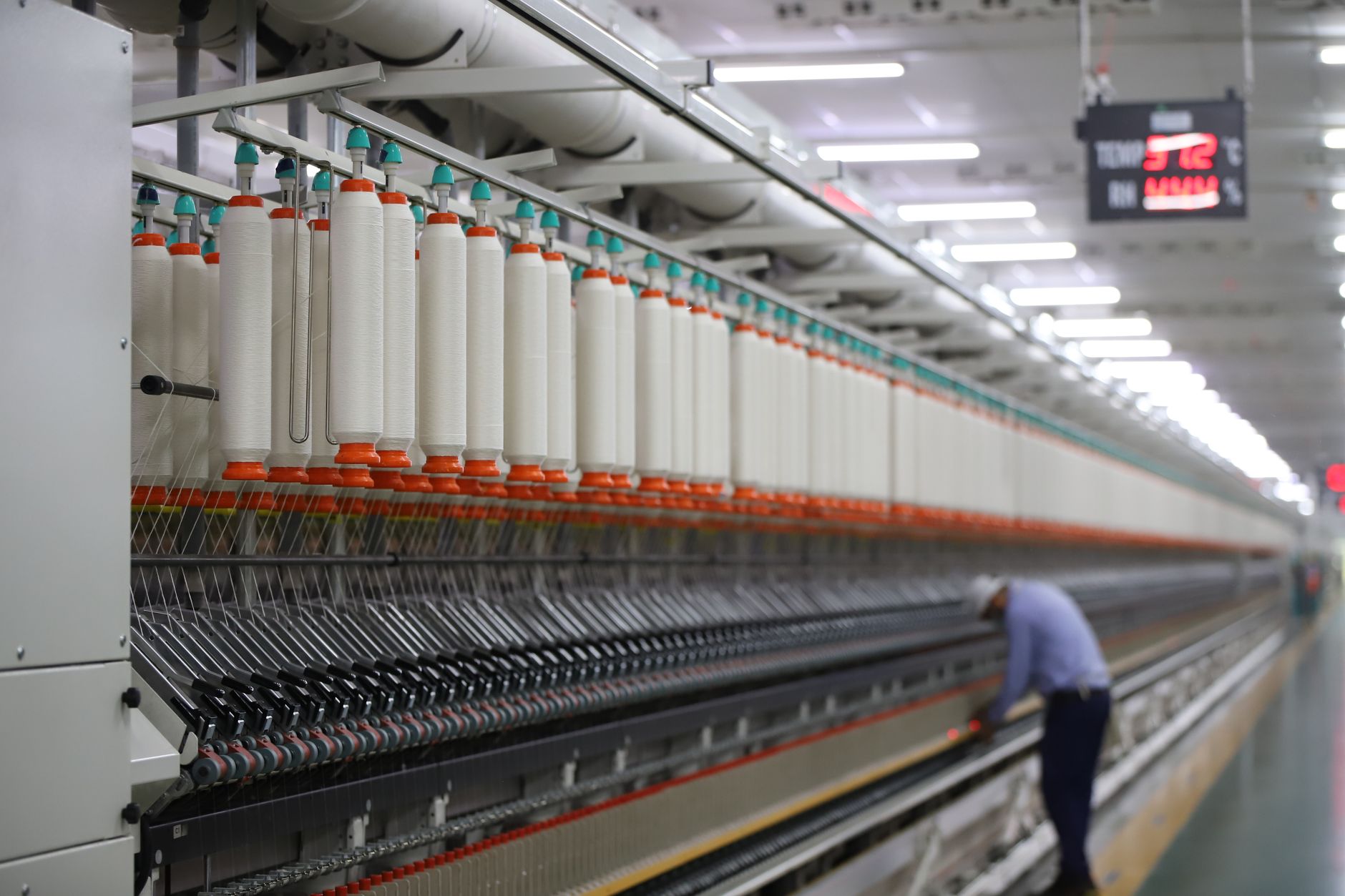 Fabrica din Arad care furnizează componente pentru Apple și CERN caută parteneri locali