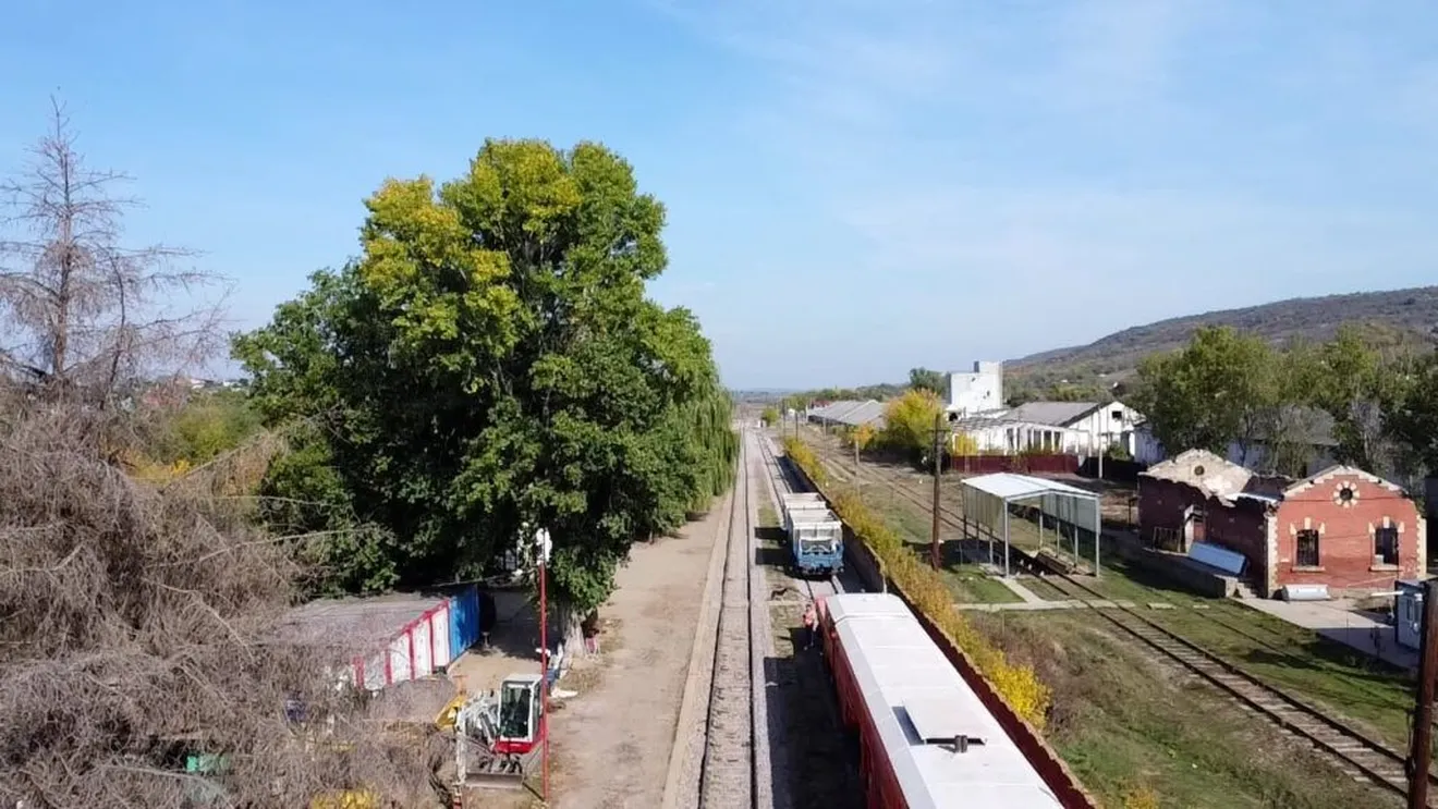 Circulația trenurilor pe ruta Galați–Târgu Bujor a fost restabilită după inundațiile din septembrie