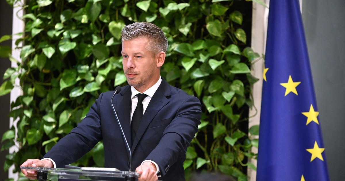 Péter Magyar anunță controlul statului asupra activelor companiilor Bayer Construct și ZVK Development