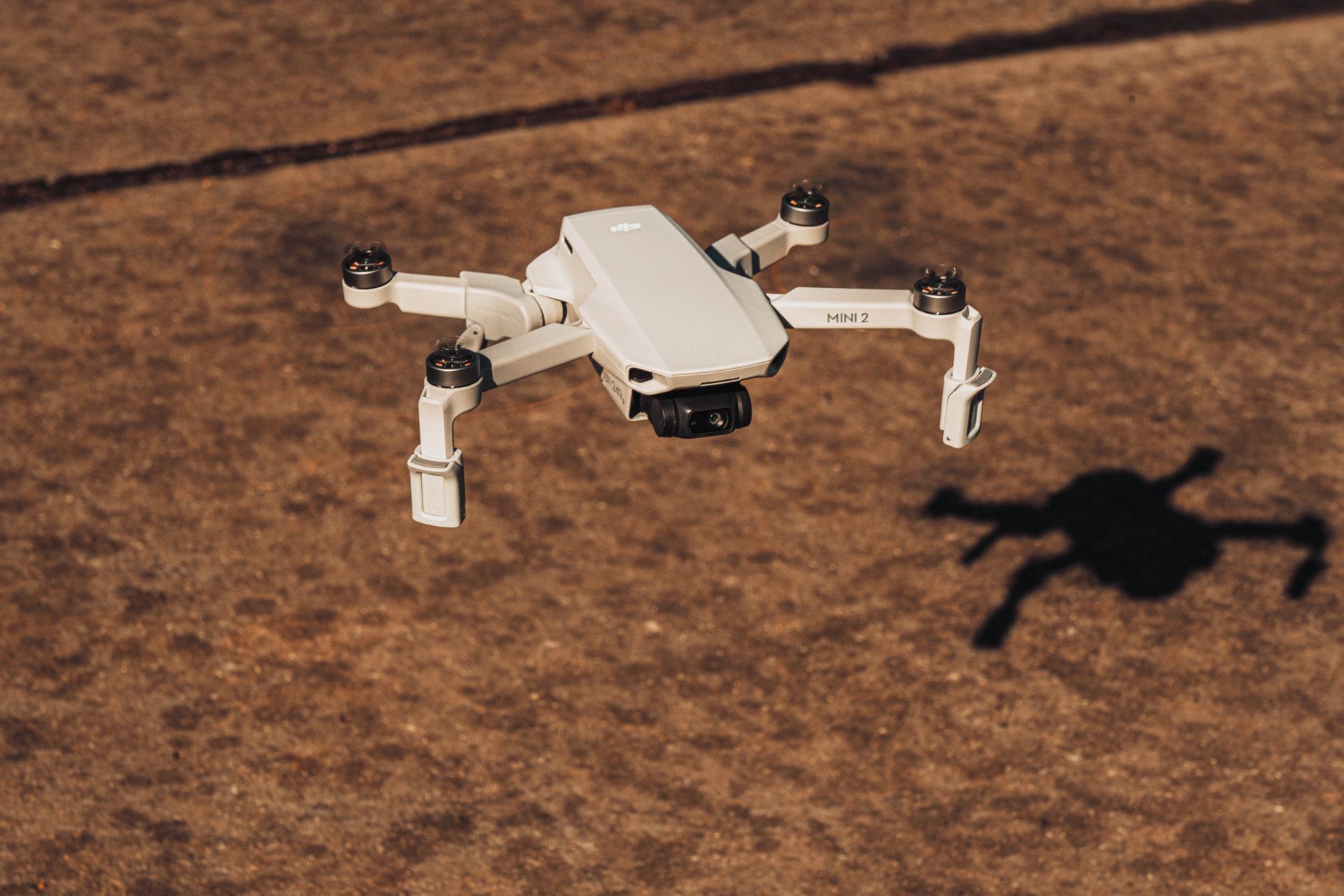 Alertă militară în Franța: drone de mari dimensiuni au survolat baze și centre de cercetare