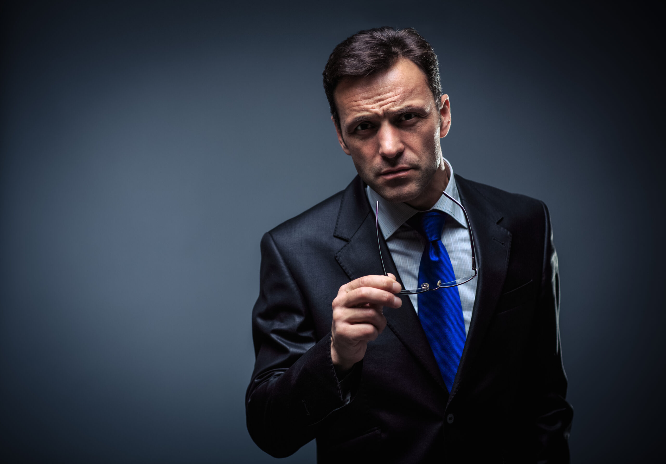 Primul psihopat corporatist documentat istoric: un lider a ucis 100 de oameni pentru a economisi resurse