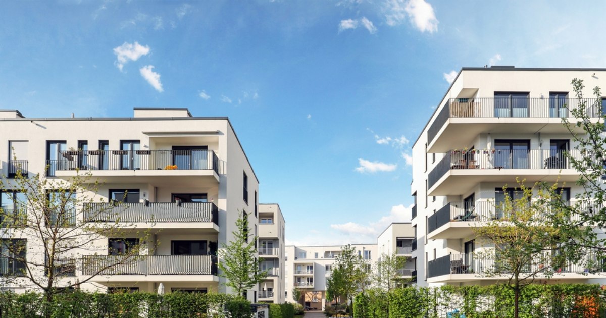 Scandal imobiliar în Iași: Un bărbat a fost arestat după ce a vândut aceleași apartamente de mai multe ori