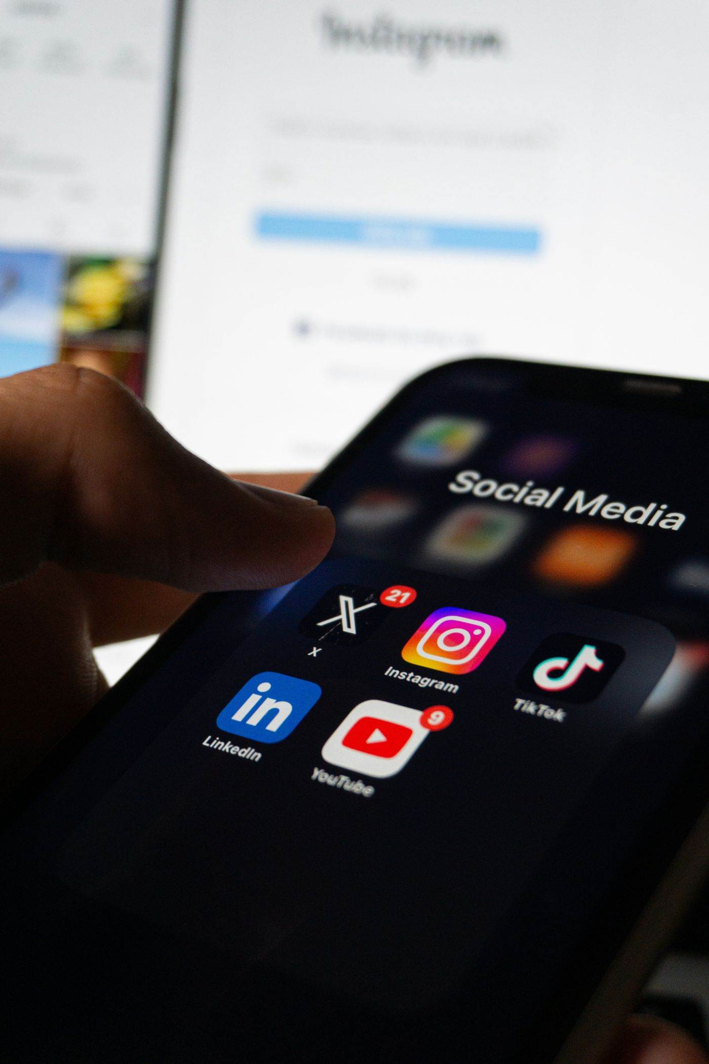 Polonia amenință platformele de social media cu amenzi pentru lipsa măsurilor împotriva dezinformării
